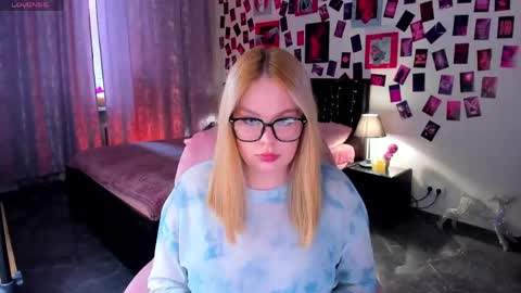 Snapshot of ameliamerris chatting on 04/16/26, 11:11 Amelia online show from 04/16/26, 11:11