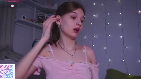 Snapshot of ameliami chatting on 07/13/26, 07:44 Amelia online show from 07/13/26, 07:44