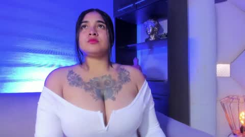 Snapshot of ameliavael chatting on 04/26/26, 02:42 ameliavael online show from 04/26/26, 02:42