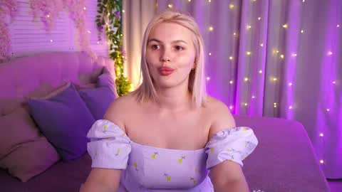 Snapshot of ameliawells chatting on 05/14/26, 04:08 Amelia online show from 05/14/26, 04:08
