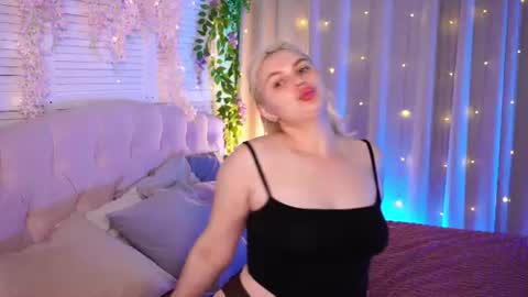 Snapshot of ameliawells chatting on 06/20/26, 02:36 Amelia online show from 06/20/26, 02:36
