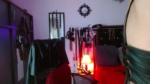 amelie__martinez online show from 11/27/25, 09:22