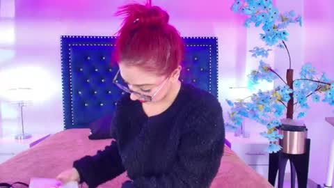 Snapshot of amelie_adamsx chatting on 04/22/26, 11:01 Amelie online show from 04/22/26, 11:01