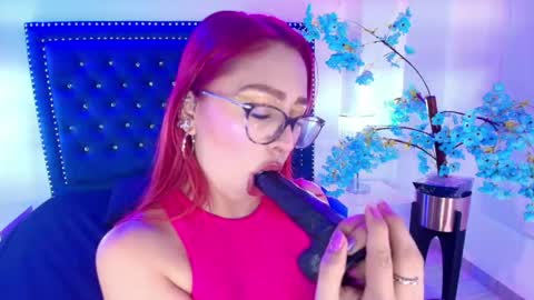Snapshot of amelie_adamsx chatting on 04/24/26, 11:12 Amelie online show from 04/24/26, 11:12