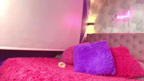 Snapshot of amelie_sutra chatting on 12/14/25, 12:43 Amelie online show from 12/14/25, 12:43