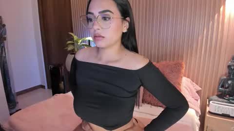 Snapshot of amelie_x chatting on 03/26/26, 02:06 Amelie online show from 03/26/26, 02:06