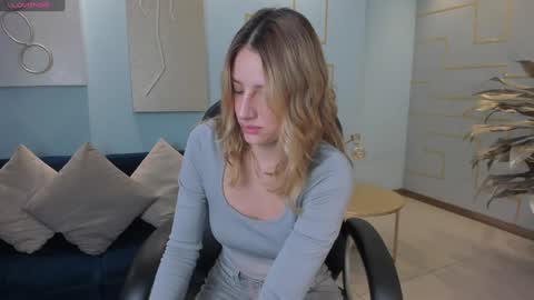 Amelie Graham online show from 12/26/24, 11:21