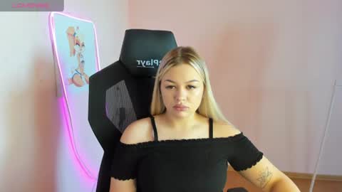 Snapshot of ameliepeach chatting on 08/02/26, 08:02 Amelie online show from 08/02/26, 08:02