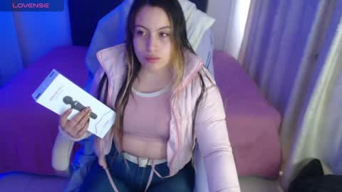 Amelie  online show from 05/04/26, 03:52