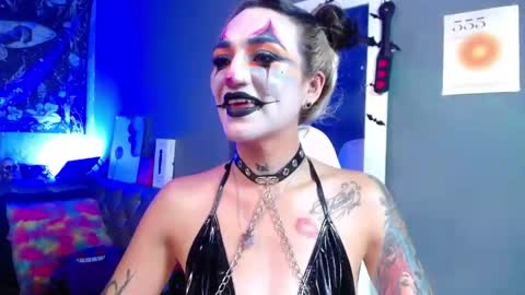 Snapshot of amelierouss chatting on 04/11/26, 02:27 AMELIEROUS .. see you tomorrow kisses online show from 04/11/26, 02:27