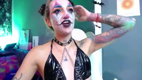 Snapshot of amelierouss chatting on 04/11/26, 07:45 AMELIEROUS .. see you tomorrow kisses online show from 04/11/26, 07:45