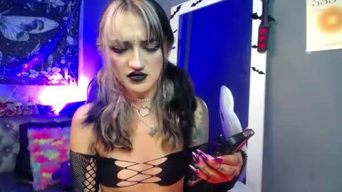 Snapshot of amelierouss chatting on 04/15/26, 04:08 AMELIEROUS .. see you tomorrow kisses online show from 04/15/26, 04:08