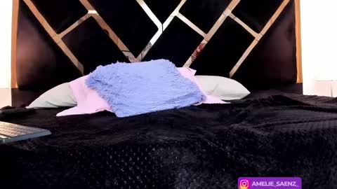 Snapshot of ameliie_saenz chatting on 03/05/25, 10:54 Ameli online show from 03/05/25, 10:54