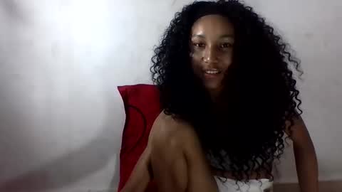 Snapshot of amelisy20005 chatting on 05/14/26, 10:38 amelisy20005 online show from 05/14/26, 10:38