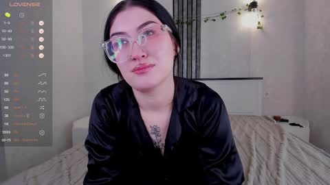 Snapshot of ameliya_sun chatting on 02/05/25, 05:09 Aylin online show from 02/05/25, 05:09