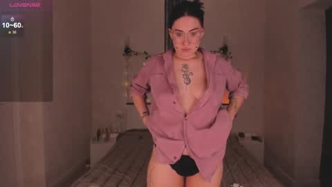 Snapshot of ameliya_sun chatting on 02/24/25, 12:37 Aylin online show from 02/24/25, 12:37