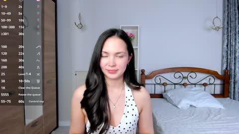 Snapshot of ameliya_sun chatting on 04/17/26, 05:27 Aylin online show from 04/17/26, 05:27