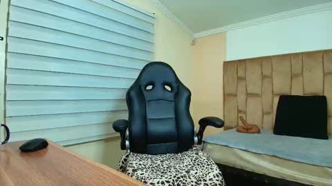 Amell Thomson online show from 11/28/25, 10:51