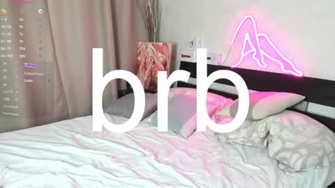 Snapshot of amely_lil chatting on 03/07/25, 11:18 Amely online show from 03/07/25, 11:18