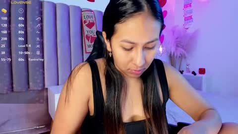 Snapshot of amelyamann chatting on 02/24/25, 12:26          online show from 02/24/25, 12:26