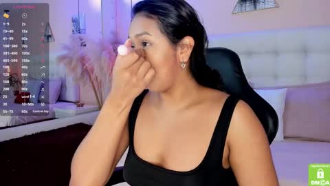 Snapshot of amelyamann chatting on 03/10/25, 12:37          online show from 03/10/25, 12:37