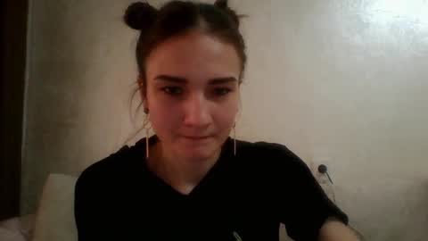 Snapshot of amethystnight_ chatting on 03/04/25, 09:40 Julia  online show from 03/04/25, 09:40