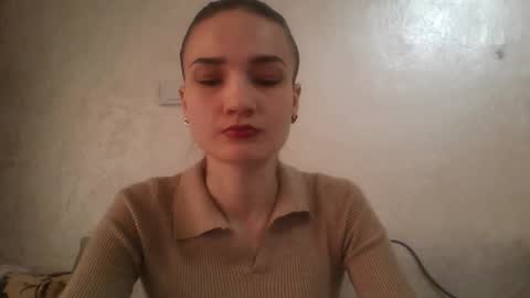 Snapshot of amethystnight_ chatting on 03/05/25, 06:12 Julia  online show from 03/05/25, 06:12