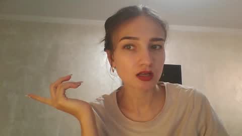 Snapshot of amethystnight_ chatting on 09/15/25, 10:04 Julia  online show from 09/15/25, 10:04