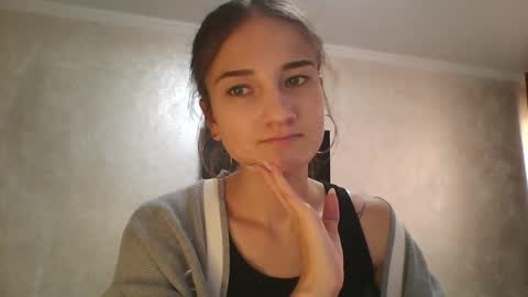 Snapshot of amethystnight_ chatting on 09/17/25, 10:17 Julia  online show from 09/17/25, 10:17