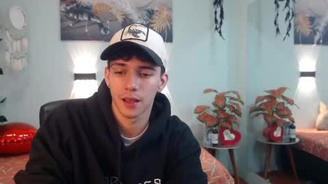 Snapshot of amethystshadow chatting on 03/31/26, 02:24 amethystshadow online show from 03/31/26, 02:24