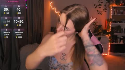 Snapshot of ami_amour_ chatting on 12/10/24, 04:49 Hi-hi I am Kate welcome to my sexy room online show from 12/10/24, 04:49