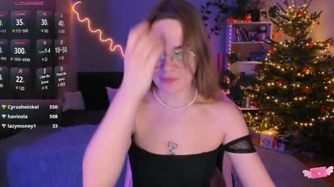 Snapshot of ami_amour_ chatting on 12/29/24, 08:04 Hi-hi I am Kate welcome to my sexy room online show from 12/29/24, 08:04