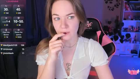 Snapshot of ami_amour_ chatting on 03/11/25, 06:52 Hi-hi I am Kate welcome to my sexy room online show from 03/11/25, 06:52