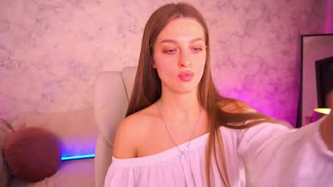 ami_lovee online show from 10/22/25, 07:24