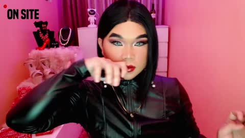 Snapshot of amiadoll chatting on 12/09/24, 03:44 Queen Mireska online show from 12/09/24, 03:44