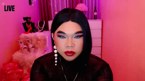 Snapshot of amiadoll chatting on 12/11/24, 03:26 Queen Mireska online show from 12/11/24, 03:26