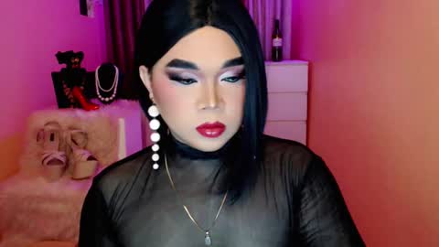 Snapshot of amiadoll chatting on 01/02/25, 11:09 Queen Mireska online show from 01/02/25, 11:09