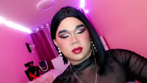 Snapshot of amiadoll chatting on 02/04/25, 05:45 Queen Mireska online show from 02/04/25, 05:45