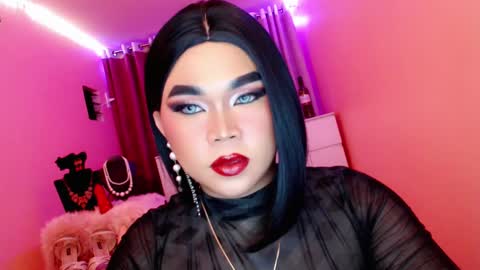 Snapshot of amiadoll chatting on 02/22/25, 03:14 Queen Mireska online show from 02/22/25, 03:14