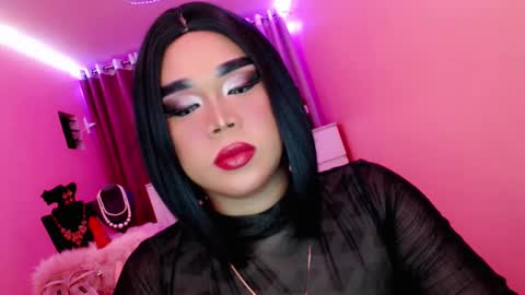 Snapshot of amiadoll chatting on 03/05/25, 03:07 Queen Mireska online show from 03/05/25, 03:07