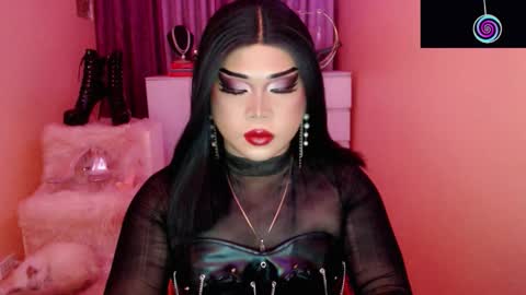 Snapshot of amiadoll chatting on 11/08/25, 02:39 Queen Mireska online show from 11/08/25, 02:39