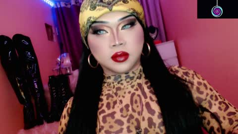 Snapshot of amiadoll chatting on 03/27/26, 05:56 Queen Mireska online show from 03/27/26, 05:56