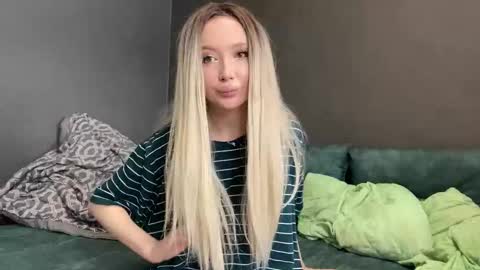 Snapshot of amiair chatting on 03/06/26, 06:54 Ami Air online show from 03/06/26, 06:54