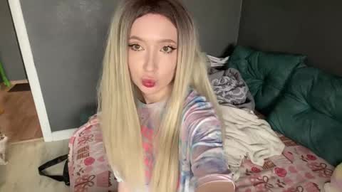 Snapshot of amiair chatting on 04/05/26, 09:39 Ami Air online show from 04/05/26, 09:39