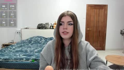 Snapshot of amiandthomas chatting on 04/27/26, 02:15 VelvetCaprice online show from 04/27/26, 02:15