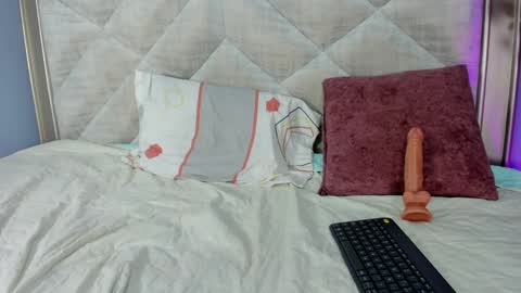 Snapshot of amie_doll_ chatting on 04/04/26, 03:53 Call me Amy online show from 04/04/26, 03:53