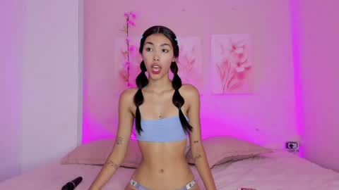 AmiiClark  online show from 04/04/26, 07:11