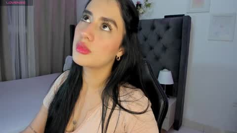 Snapshot of amiirra_ chatting on 04/25/26, 01:30 Amira sweet online show from 04/25/26, 01:30