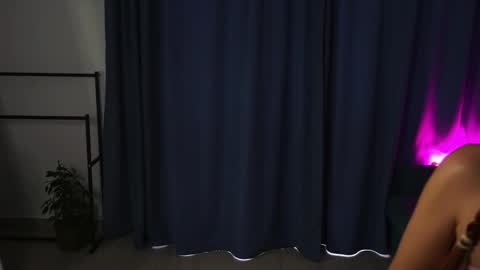 amilifox1 online show from 05/27/26, 07:16