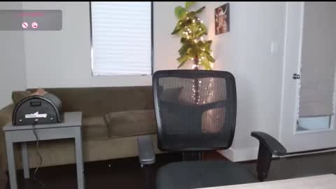 Snapshot of amilustxx chatting on 12/12/24, 11:25 amilust online show from 12/12/24, 11:25